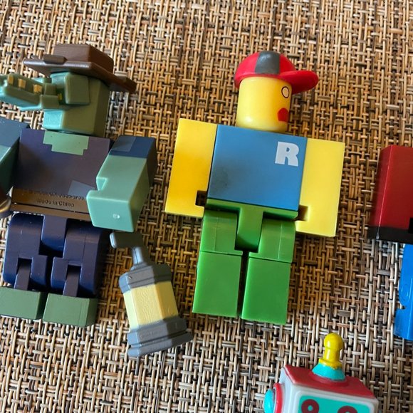 Roblox Figures * Set of 7 * Poseable * Figurines * EUC - Picture 3 of 5